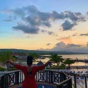 Meet your Posher, Adrianna